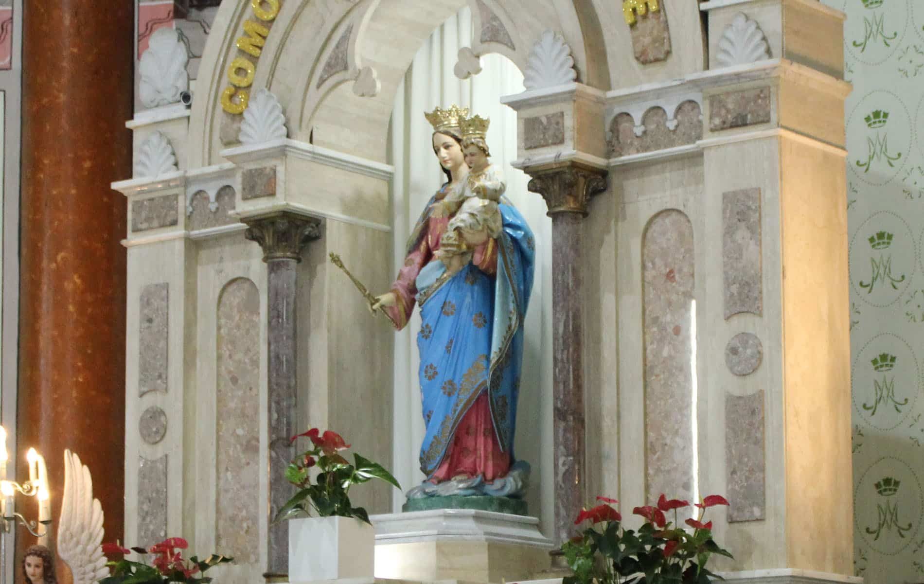 imagem de nossa senhora auxiliadora altar catedral são joão batista rio do sul